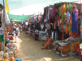 Фли-маркет в Анжуне, проводится по средам